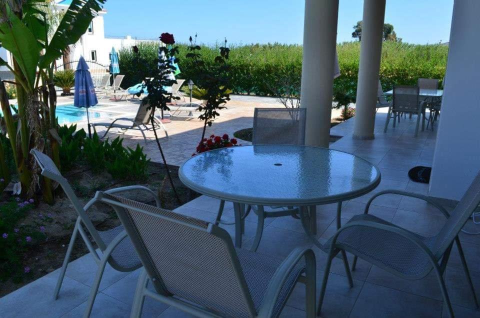 Dora' S Villa Argaka Exterior photo